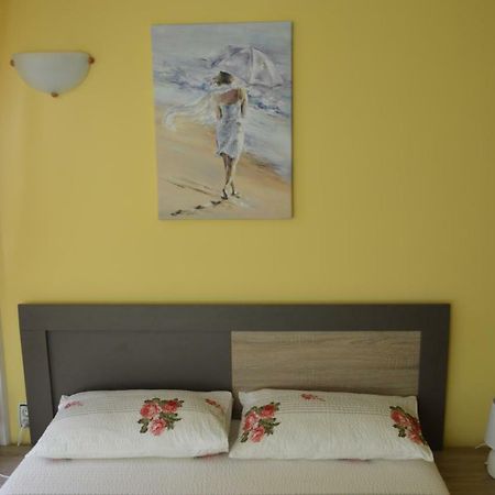 Dimana Hotel Chernomorets Buitenkant foto