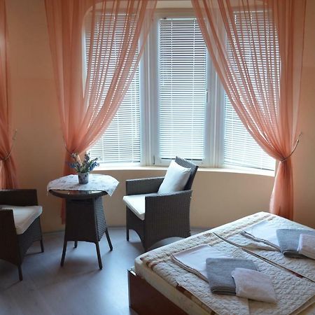 Dimana Hotel Chernomorets Buitenkant foto