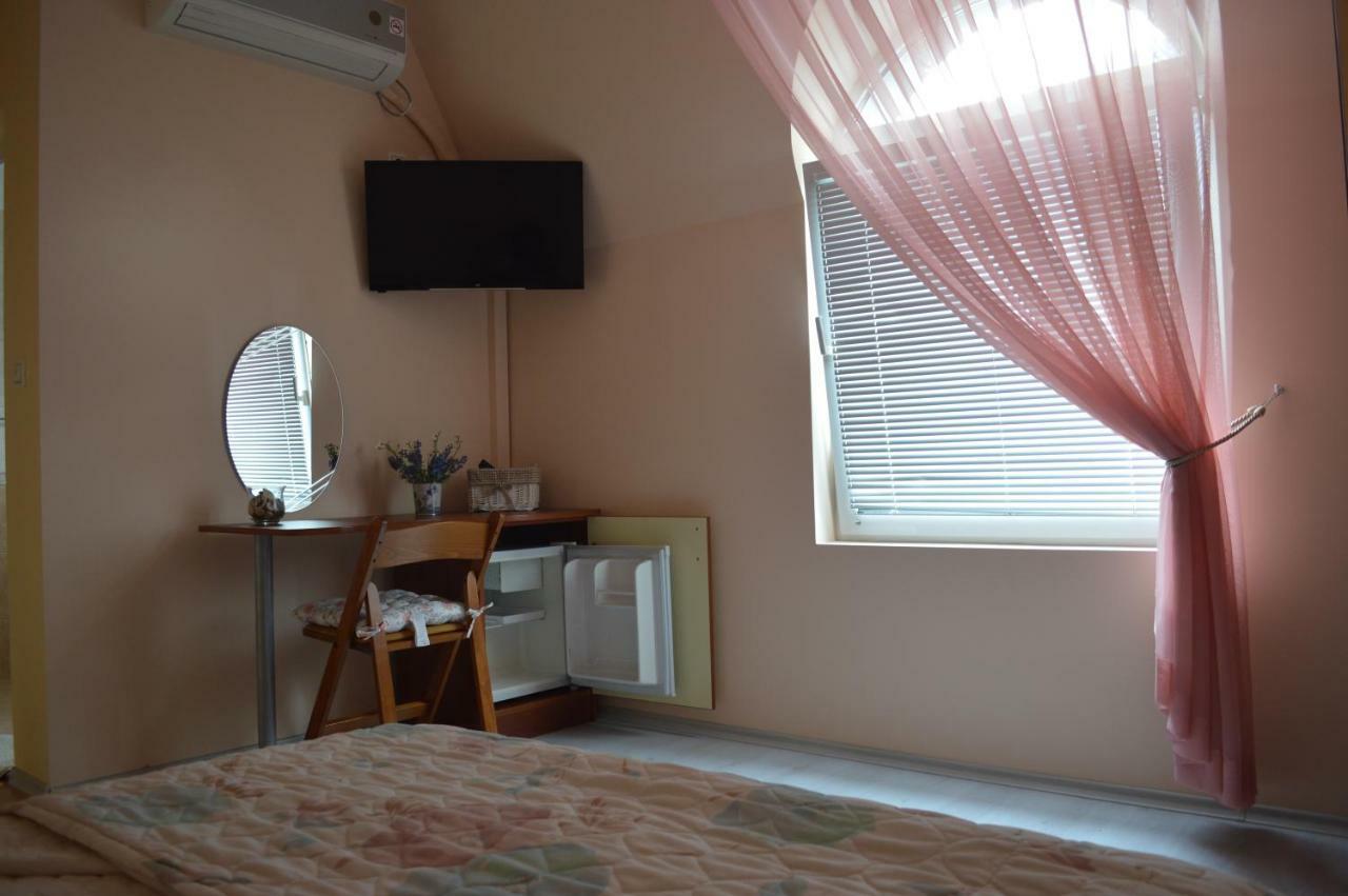 Dimana Hotel Chernomorets Buitenkant foto
