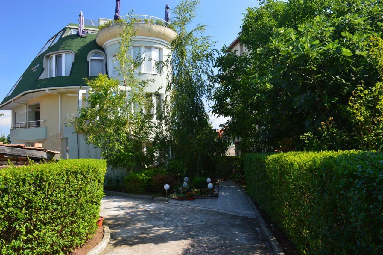 Dimana Hotel Chernomorets Buitenkant foto
