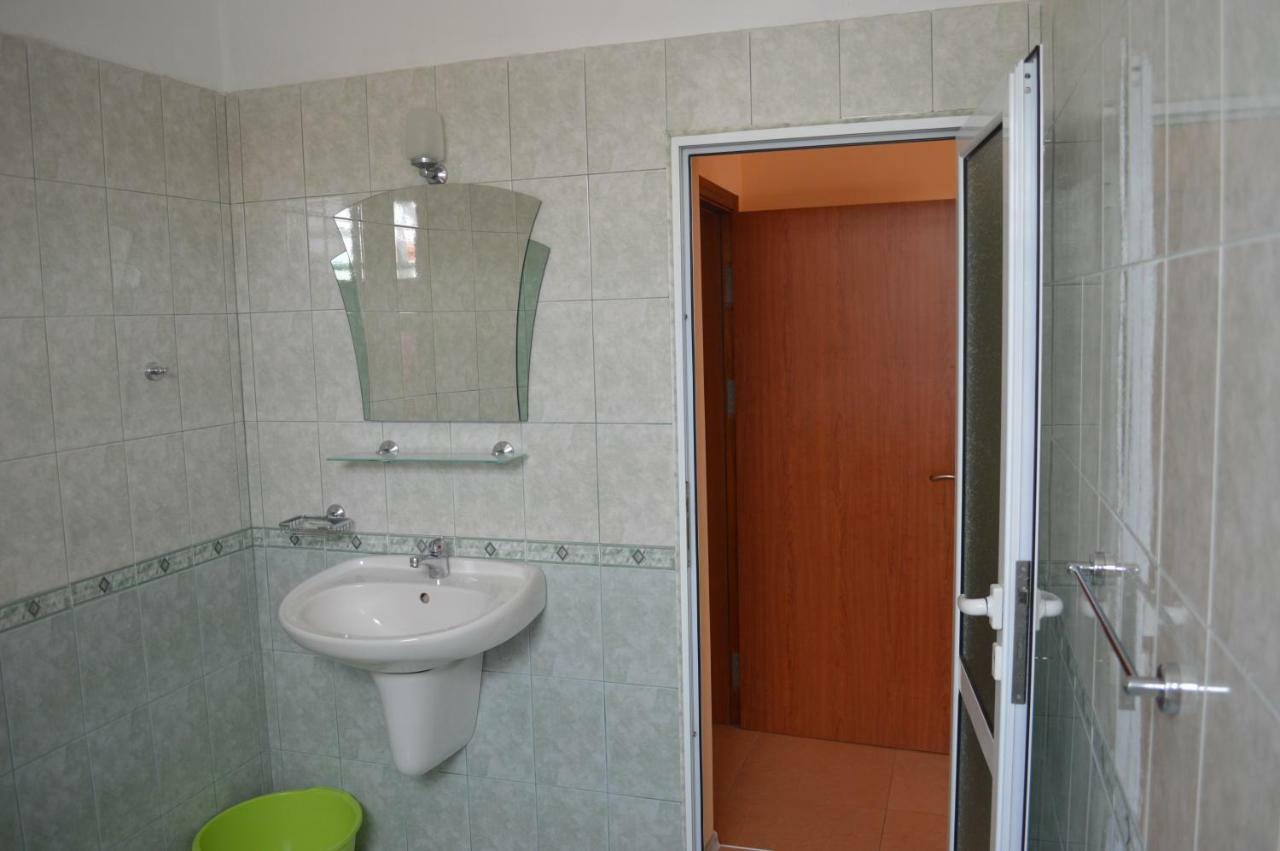 Dimana Hotel Chernomorets Buitenkant foto