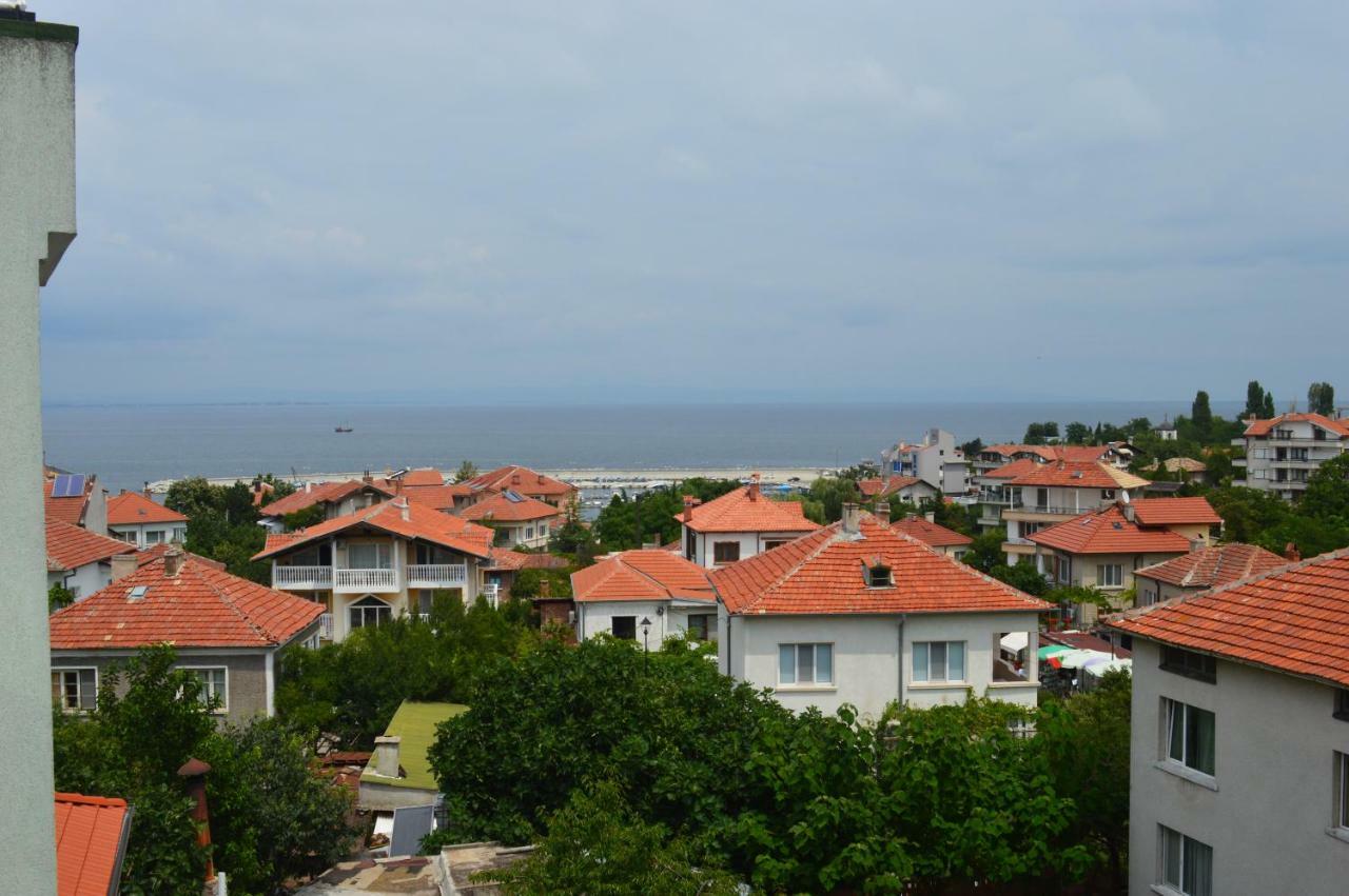 Dimana Hotel Chernomorets Buitenkant foto